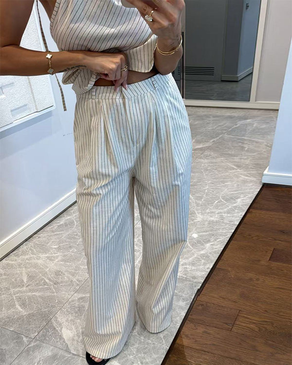 Facerya One-Shoulder-Oberteil und Hose mit irregulärem Streifenmuster