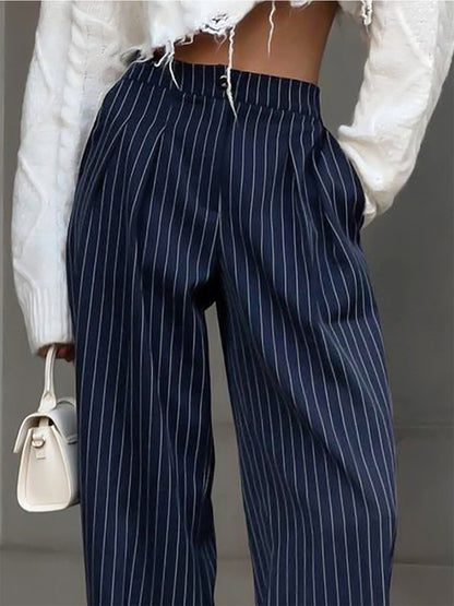 Gestreifte weite Bundfaltenhose