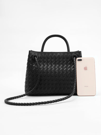 Handtasche mit Metalldetails und Drehverschluss