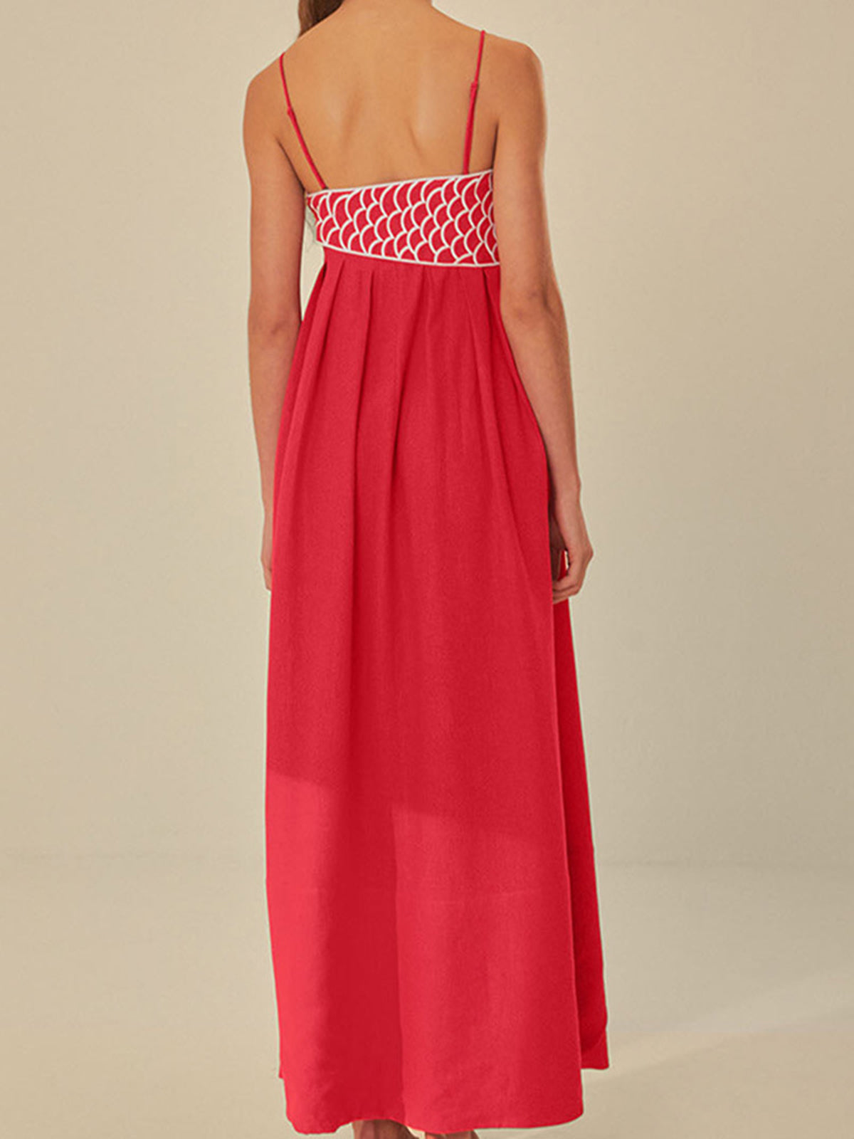Halbtransparenter Cami-Kleid mit aufgesticktem Fischmotiv