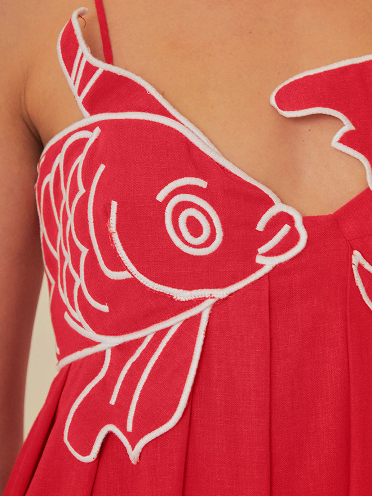 Halbtransparenter Cami-Kleid mit aufgesticktem Fischmotiv