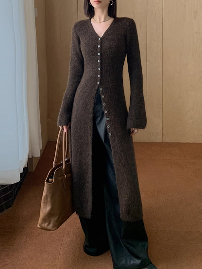Gestapeltes V-Ausschnitt-Kleid mit Brustschlitz