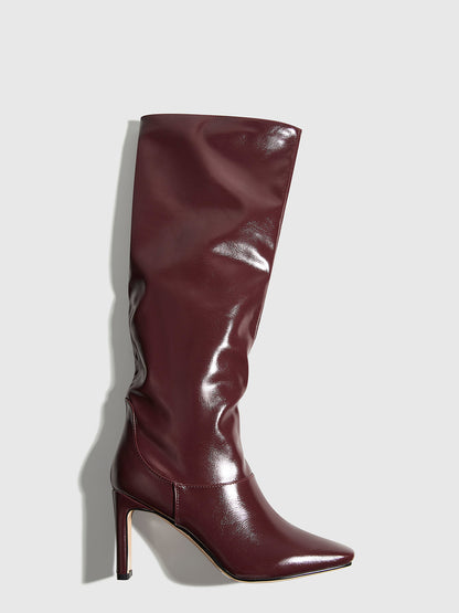 Hochhackige Stiefel mit eckiger Spitze und Kniehöhe