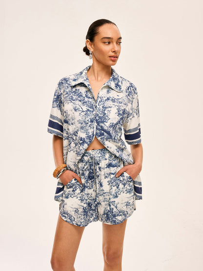 Bedrucktes Set mit Shorts und Kontrastbesatz