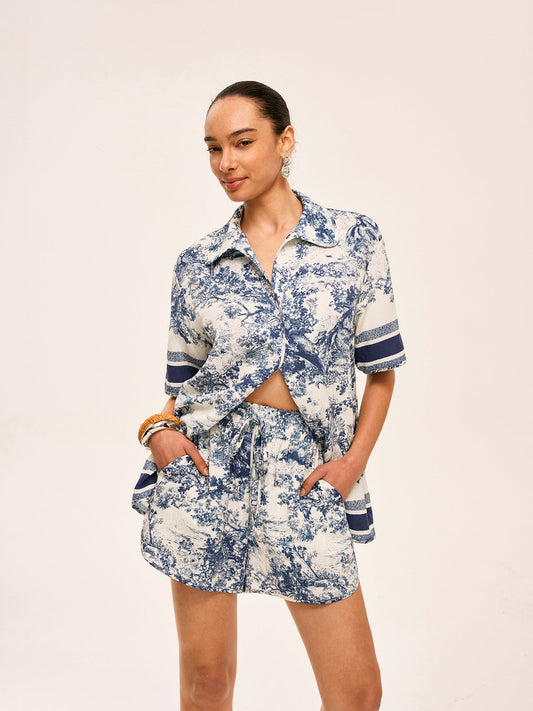 Bedrucktes Set mit Shorts und Kontrastbesatz