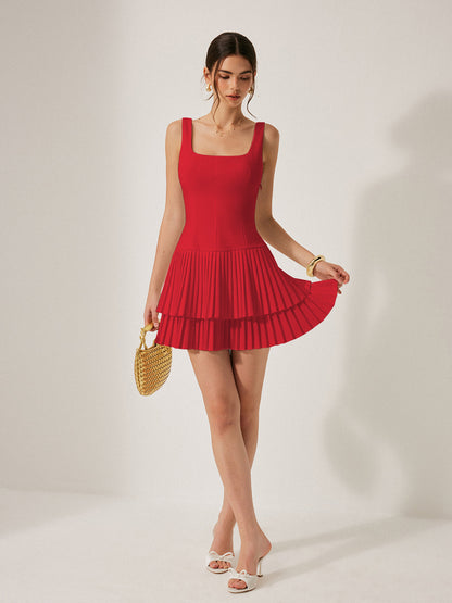 Faltenkleid mit eckigem Ausschnitt