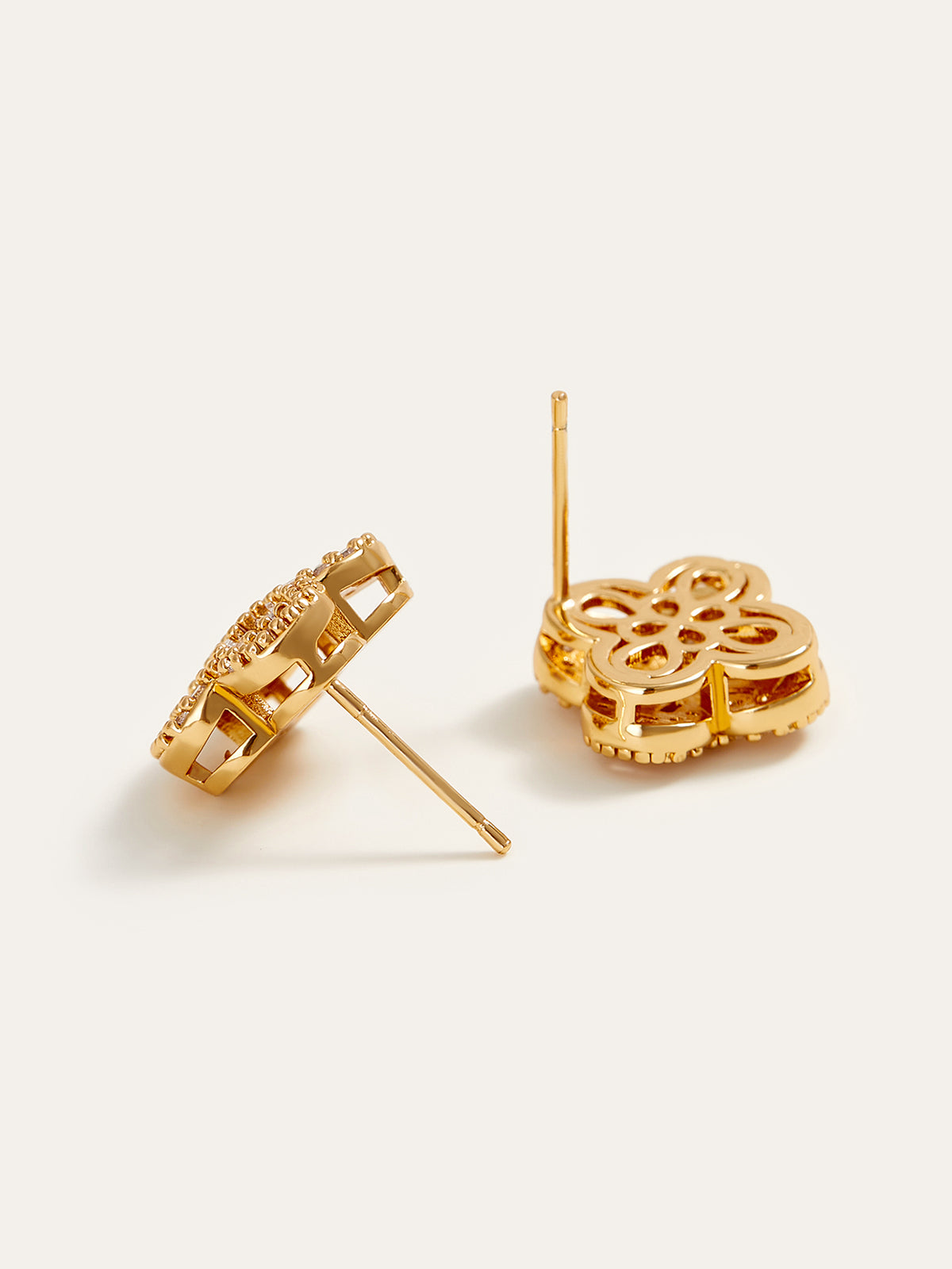 Ohrringe mit Kristallen und Blumen in Gold und Baguette-Schliff