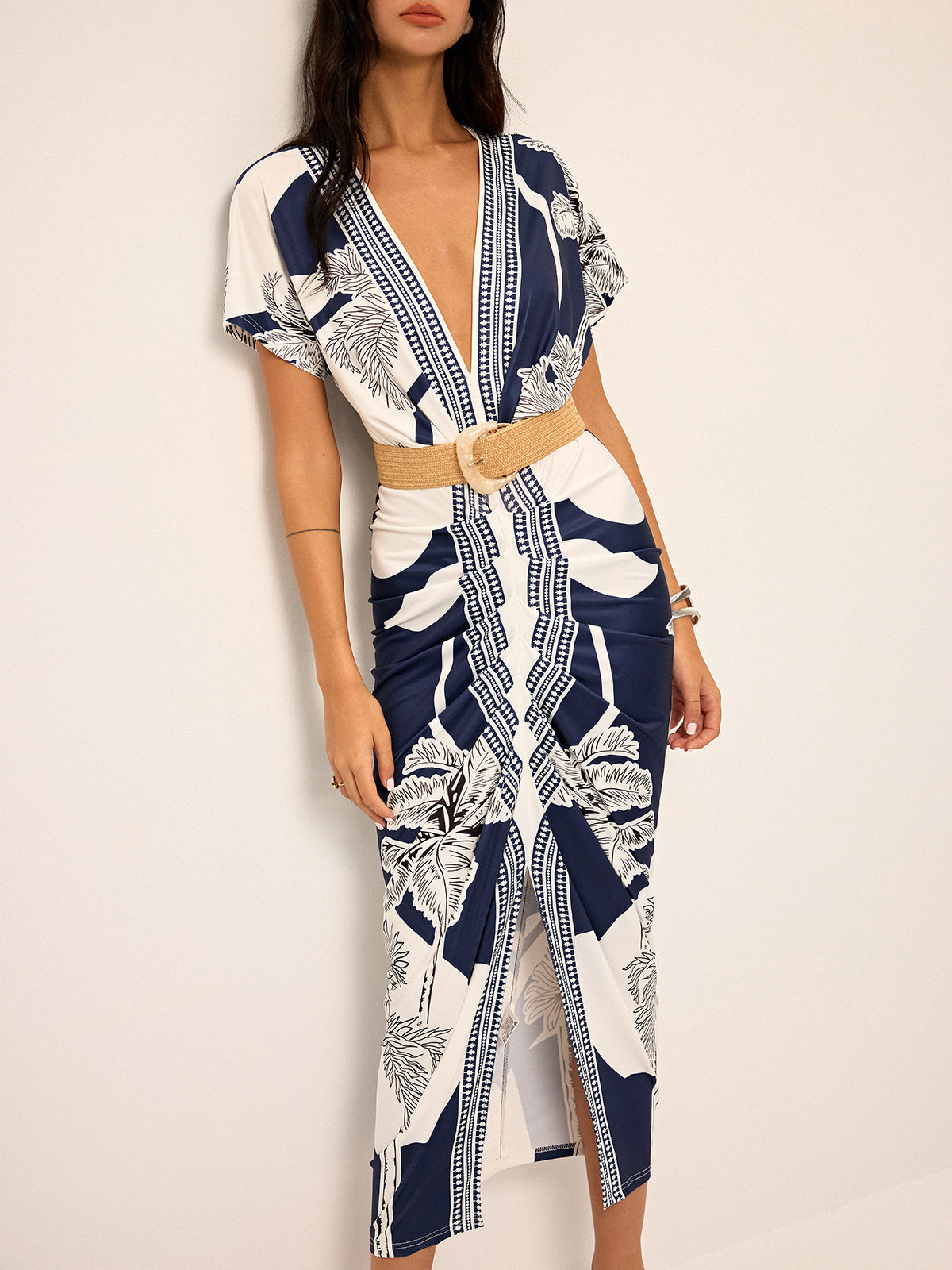 Bedrucktes Midi-Kleid mit tiefem V-Ausschnitt, ohne Gürtel