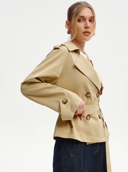 Zweireihiger Trenchcoat mit Gürtel