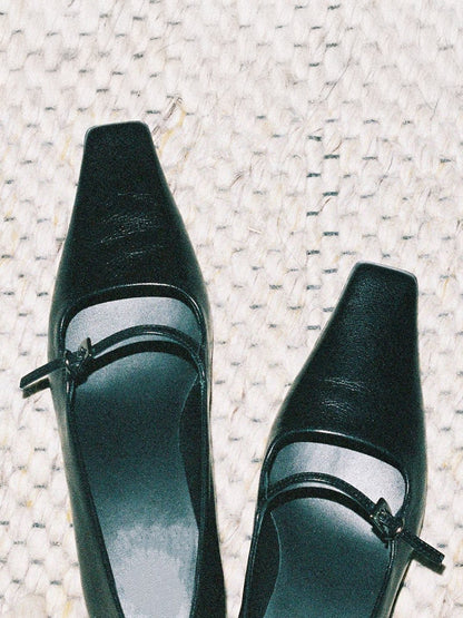 Mary Jane Pumps mit eckiger Zehenkappe
