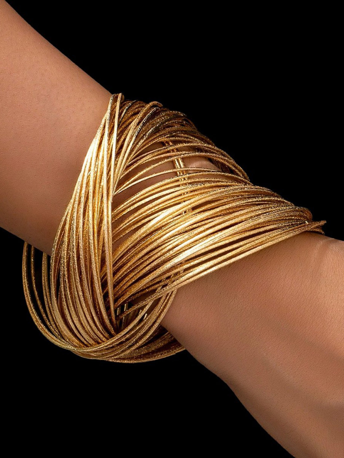 Mehrreihiges gedrehtes Armband