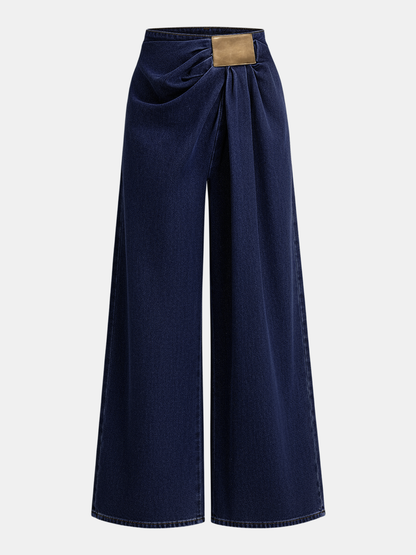 Asymmetrische geraffte Jeanshose mit weitem Bein