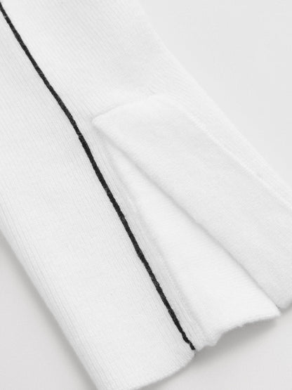 Rollkragenpullover mit Kontrastpaspelierung