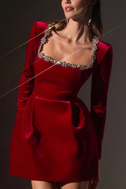 Facerya Diamond Neck Samt-Minikleid