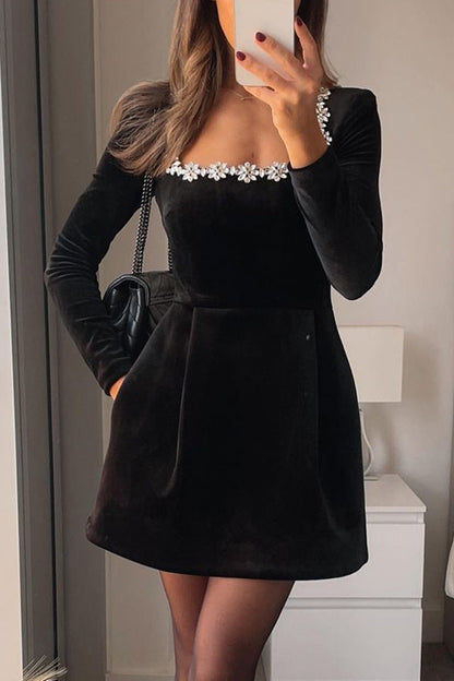 Facerya Diamond Neck Samt-Minikleid